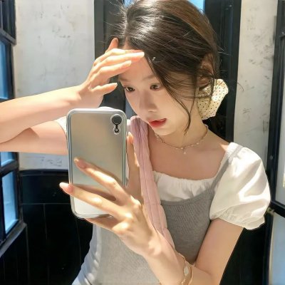 独自在夜晚的海边